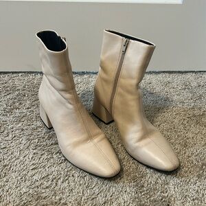 Vagabond Cream Leather Booties size 38 (7.5)
